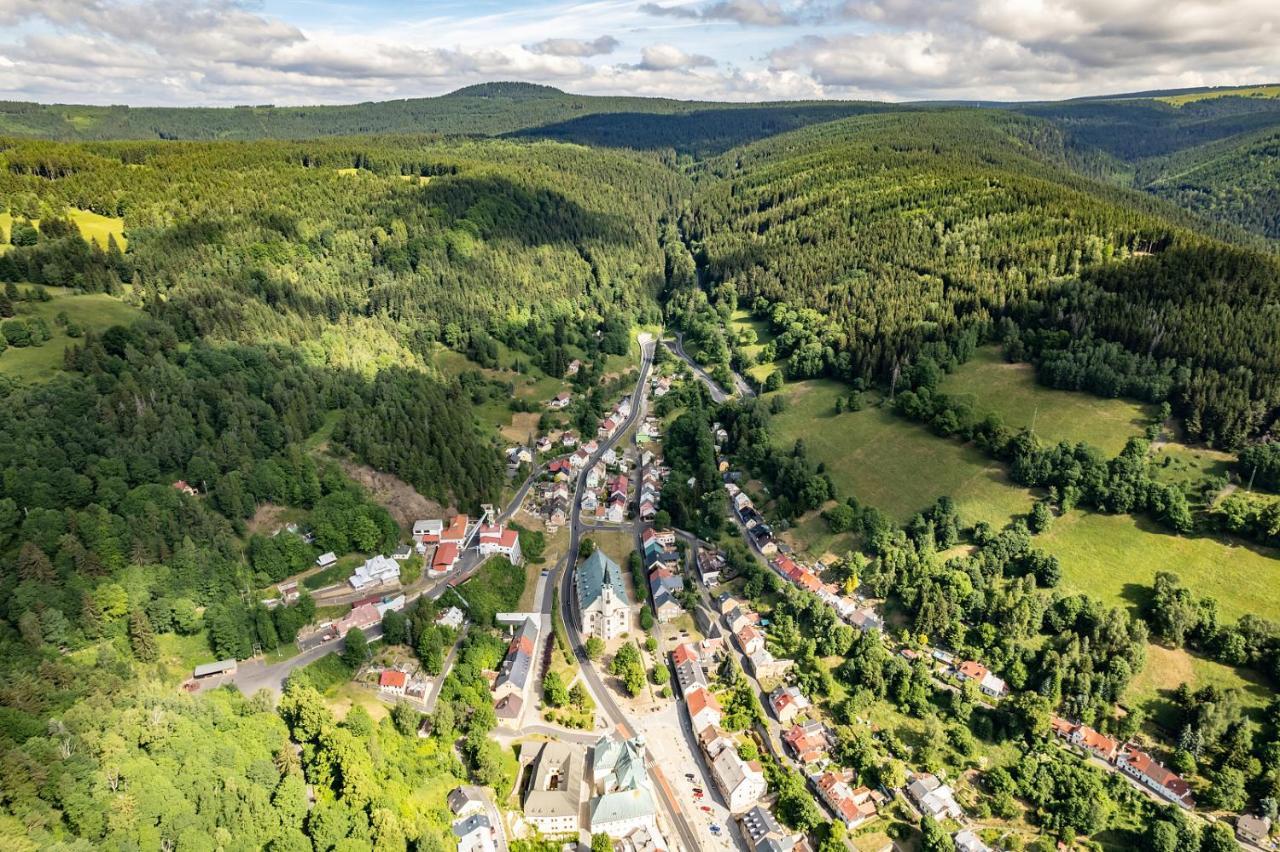 Apartmany Nad Slikovkou Jáchymov Dış mekan fotoğraf